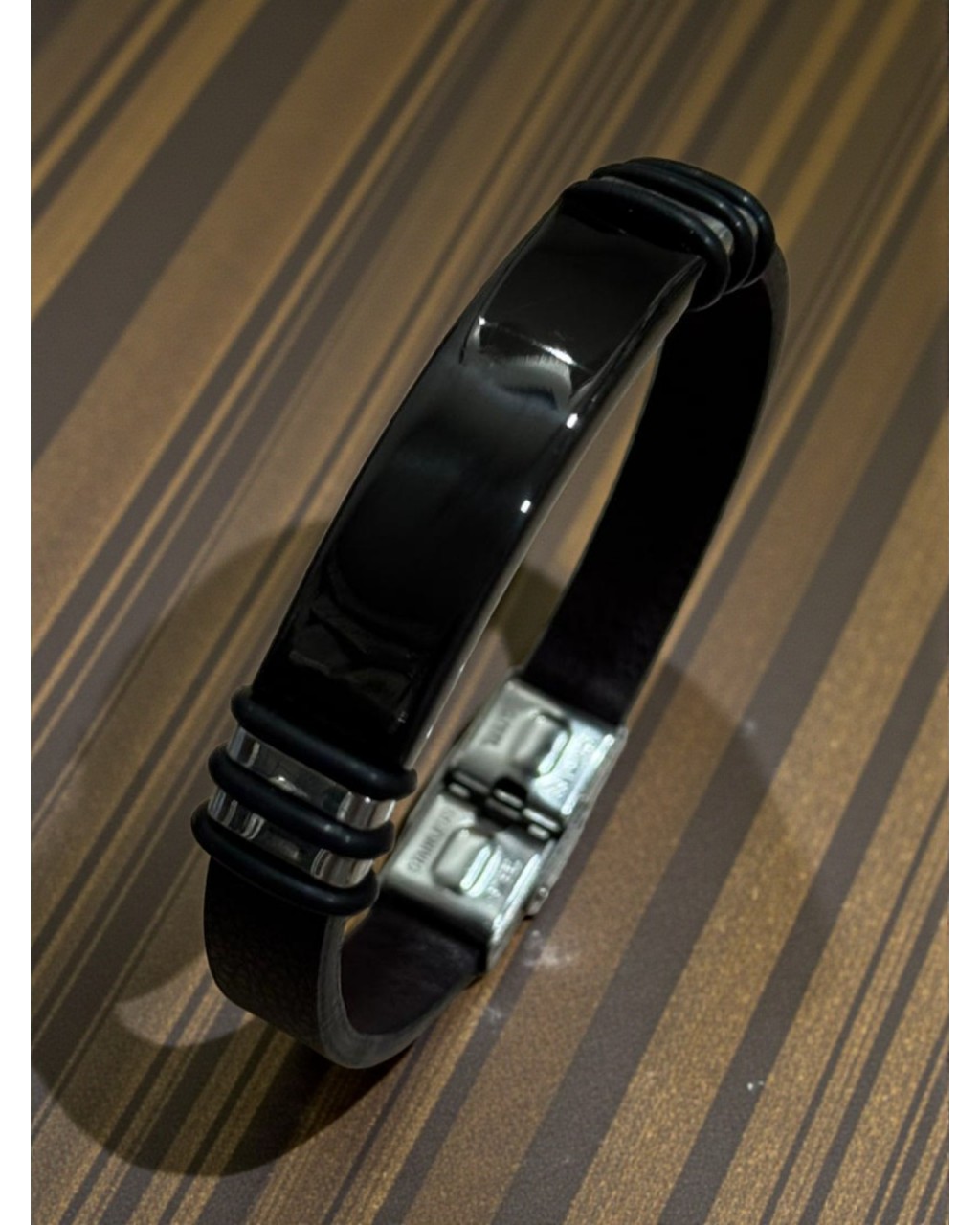 İSİM YAZMALI SİYAH ÇELİK BİLEKLİK