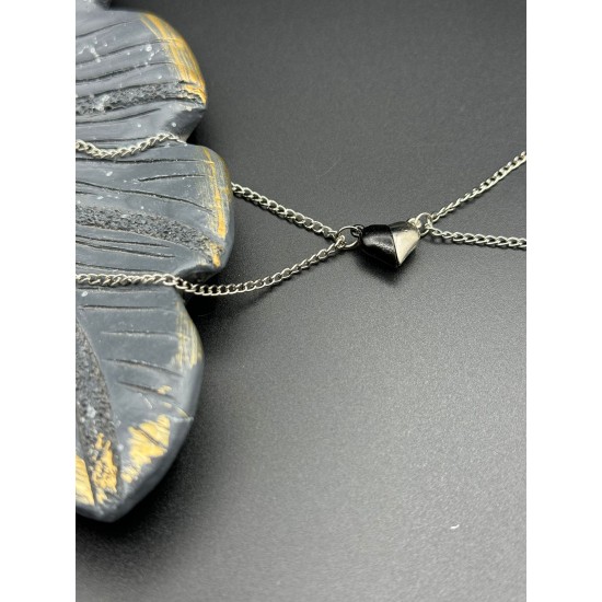 SİYAH-GÜMÜŞ RENK MIKNATISLI KALP MODEL ÇİFT SEVGİLİ BİLEKLİĞİ