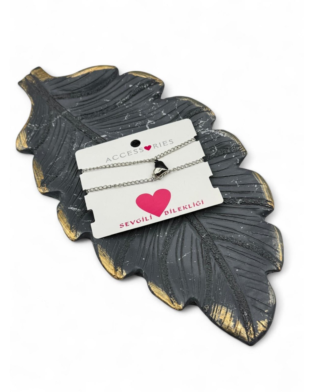 GÜMÜŞ-SİYAH RENK MIKNATISLI KALP MODEL KARTLI SEVGİLİ BİLEKLİĞİ