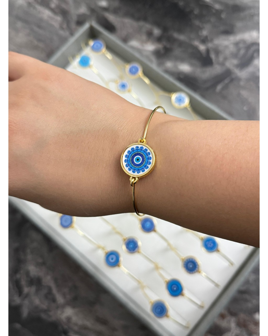 60 LI KUTU MAVİ RENK KARIŞIK DESENLİ MODEL GOLD KELEPÇE BİLEKLİK