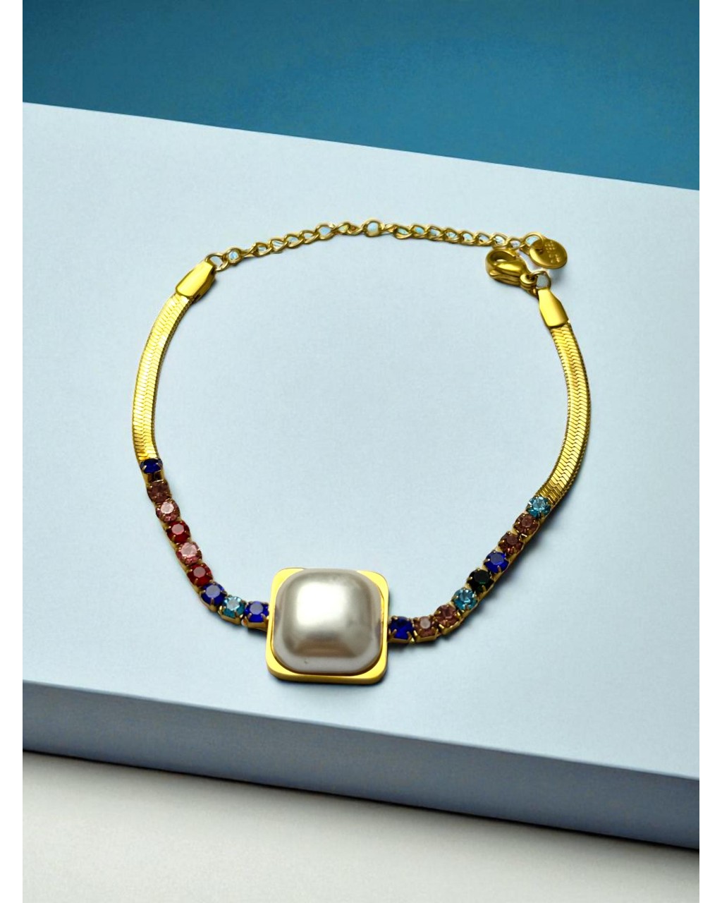 GOLD RENK RENKLİ ZİRKON TAŞ VE ORTASI İNCİ DETAYLI İTALYAN ZİNCİR ÇELİK BİLEKLİK