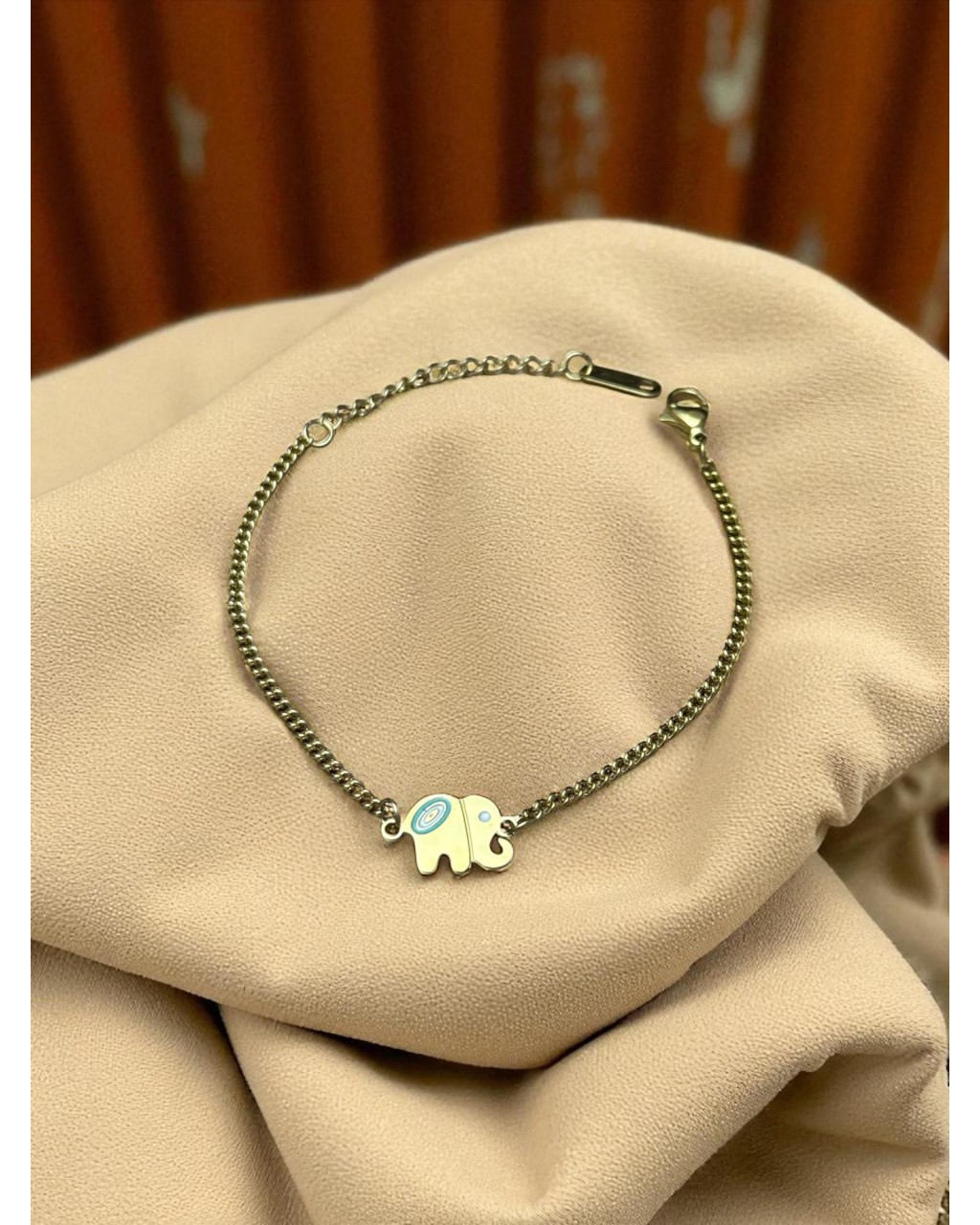 GOLD RENK FİL MODEL ÇELİK BİLEKLİK