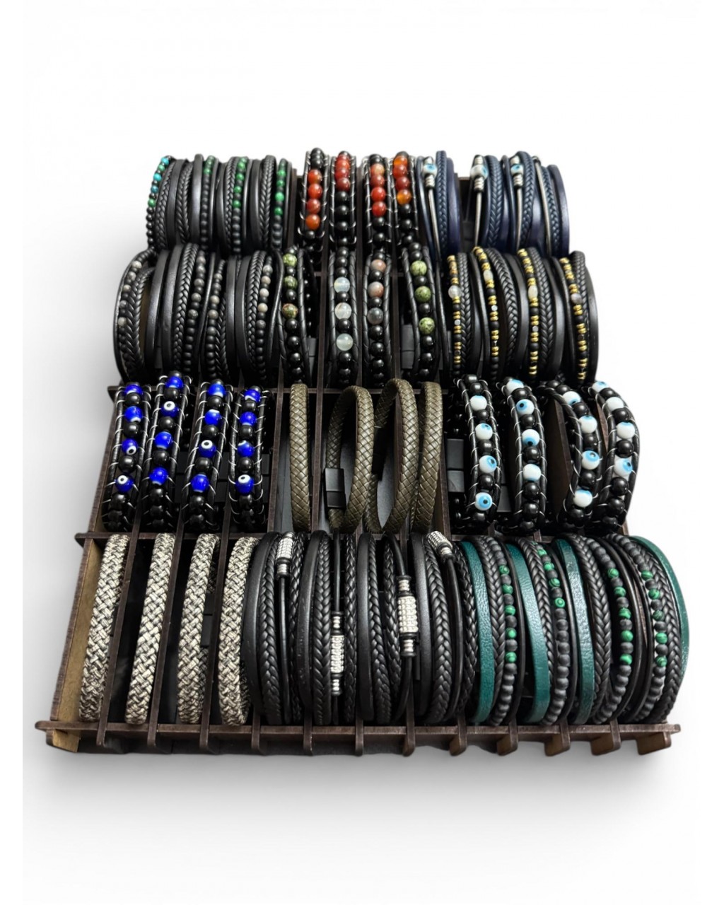 48 ADET KARIŞIK MODEL DERİ BİLEKLİK KUTULU