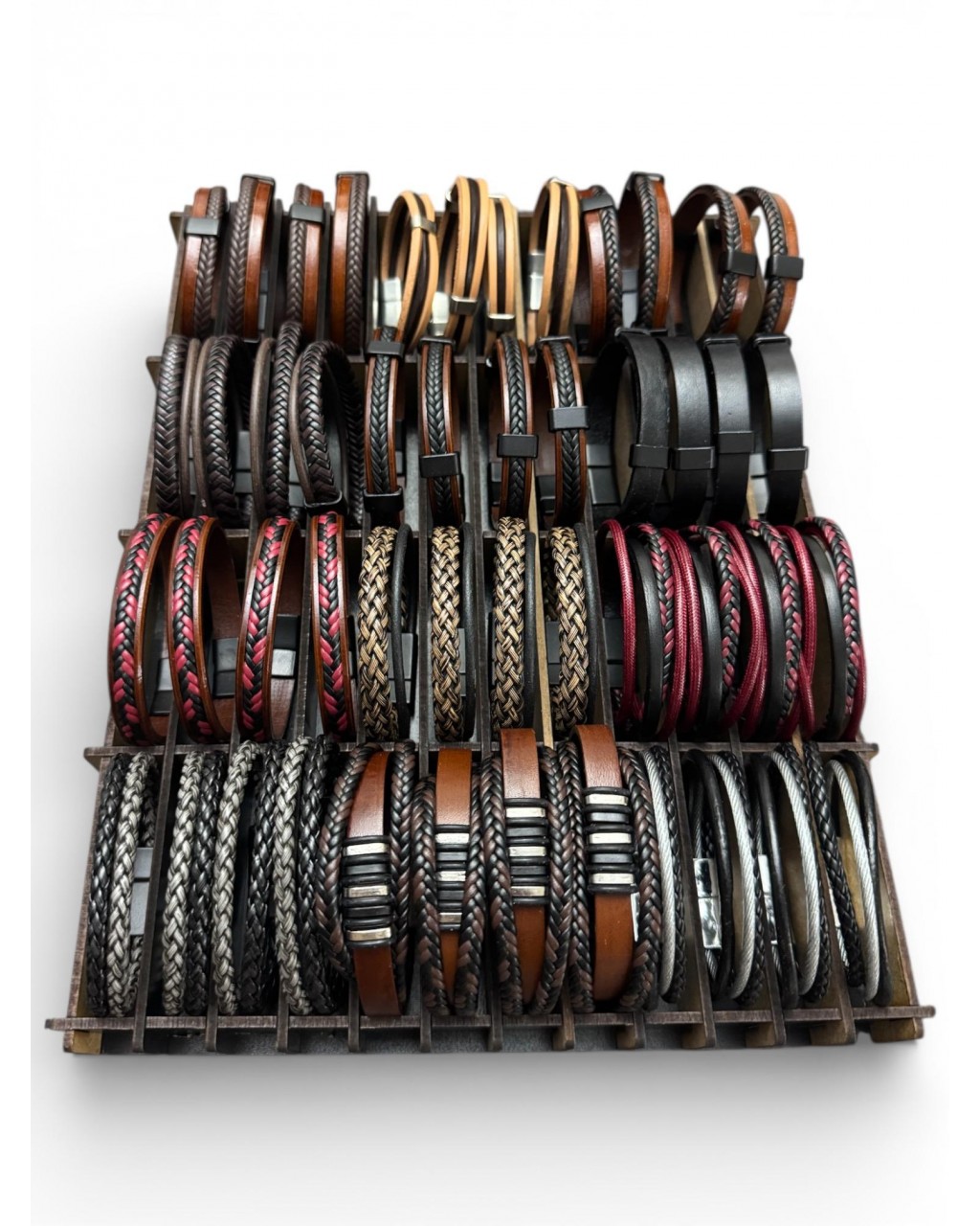 48 ADET KARIŞIK MODEL DERİ BİLEKLİK KUTULU