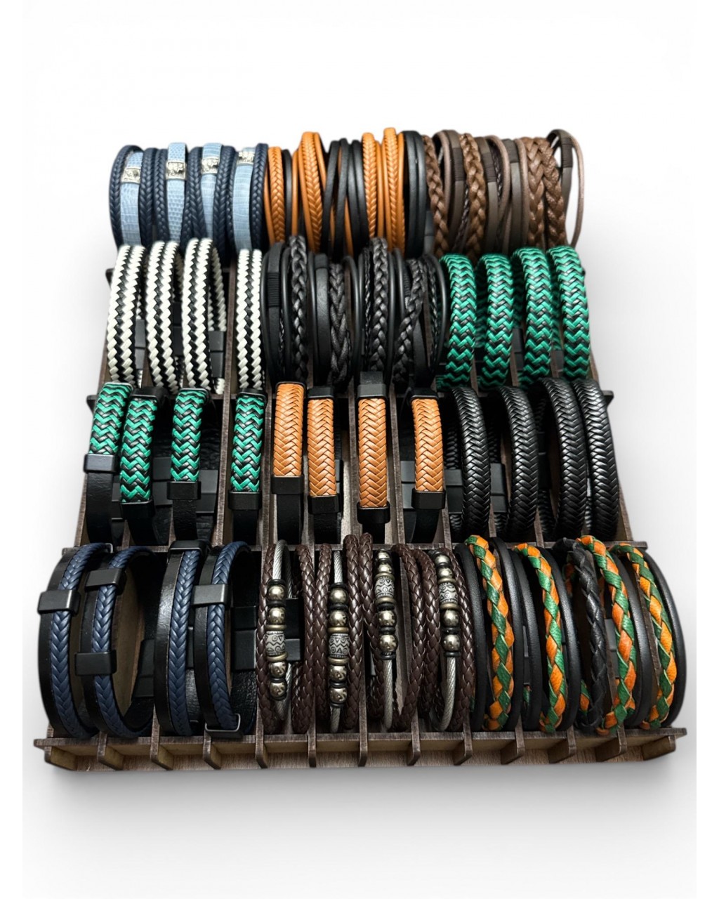 48 ADET KARIŞIK MODEL DERİ BİLEKLİK KUTULU