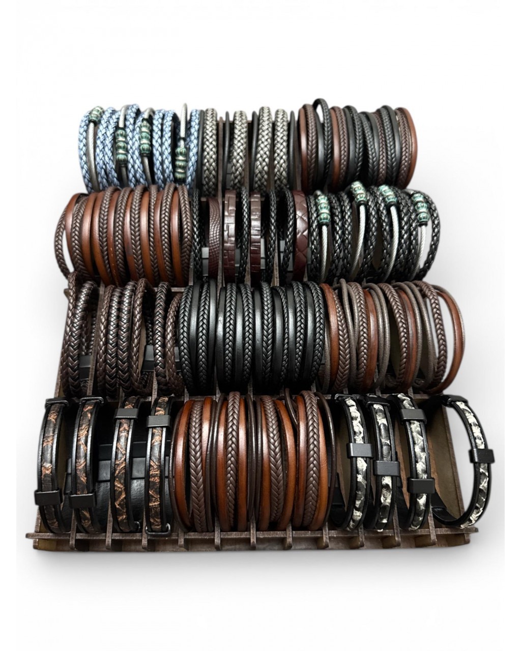 48 ADET KARIŞIK MODEL DERİ BİLEKLİK KUTULU