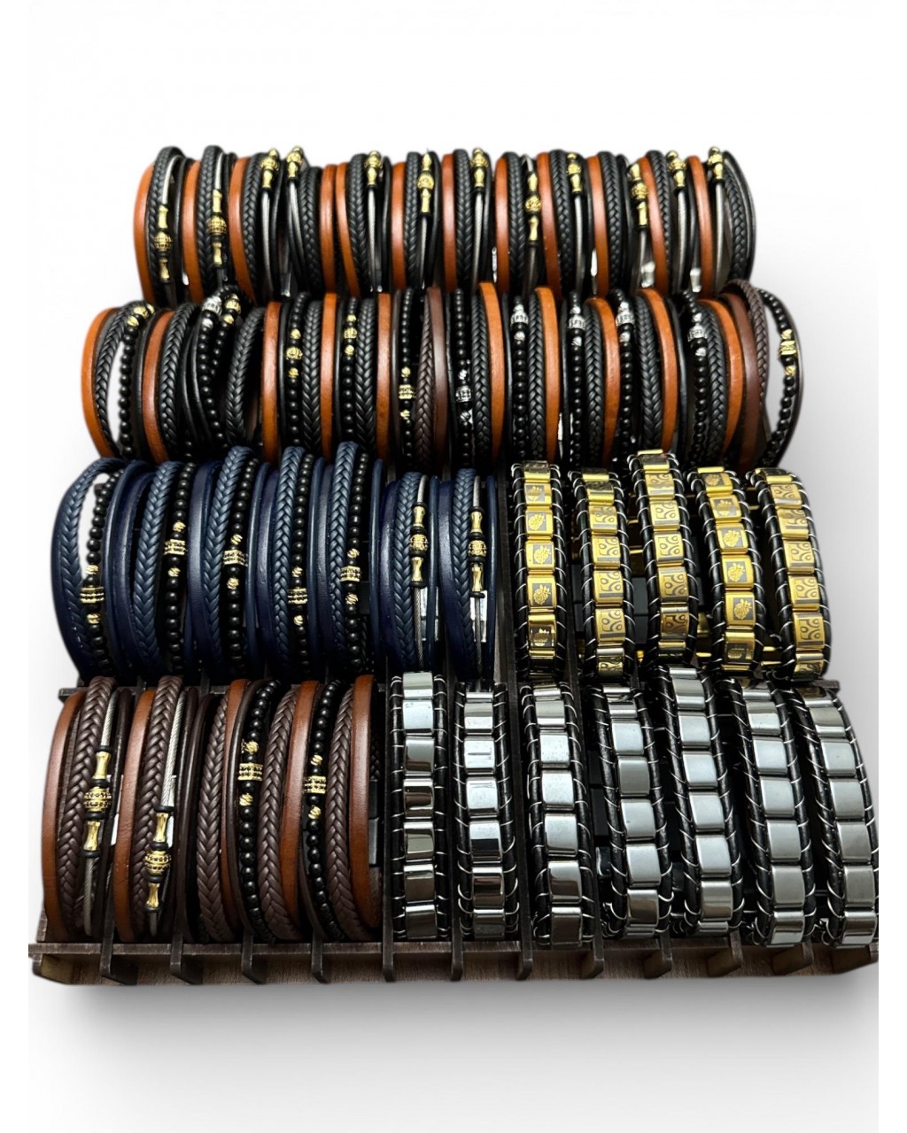 48 ADET KARIŞIK MODEL DERİ BİLEKLİK KUTULU