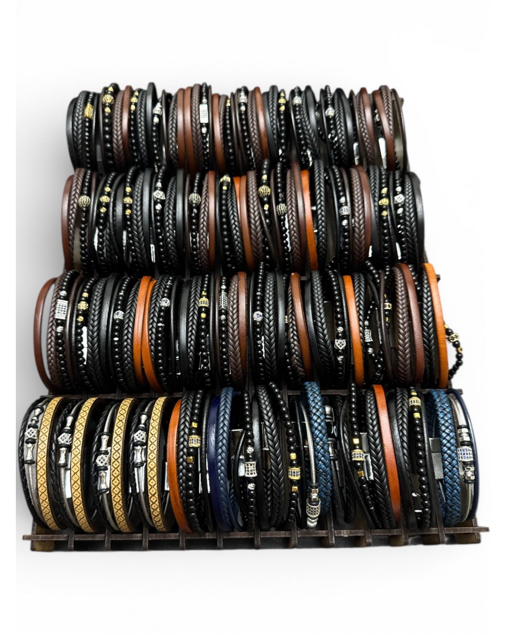 48 ADET KARIŞIK MODEL DERİ BİLEKLİK KUTULU