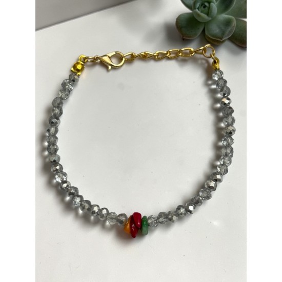 GRİ KRİSTAL BONCUK ORTASI RENKLİ SEDEF TAŞI BİLEKLİK