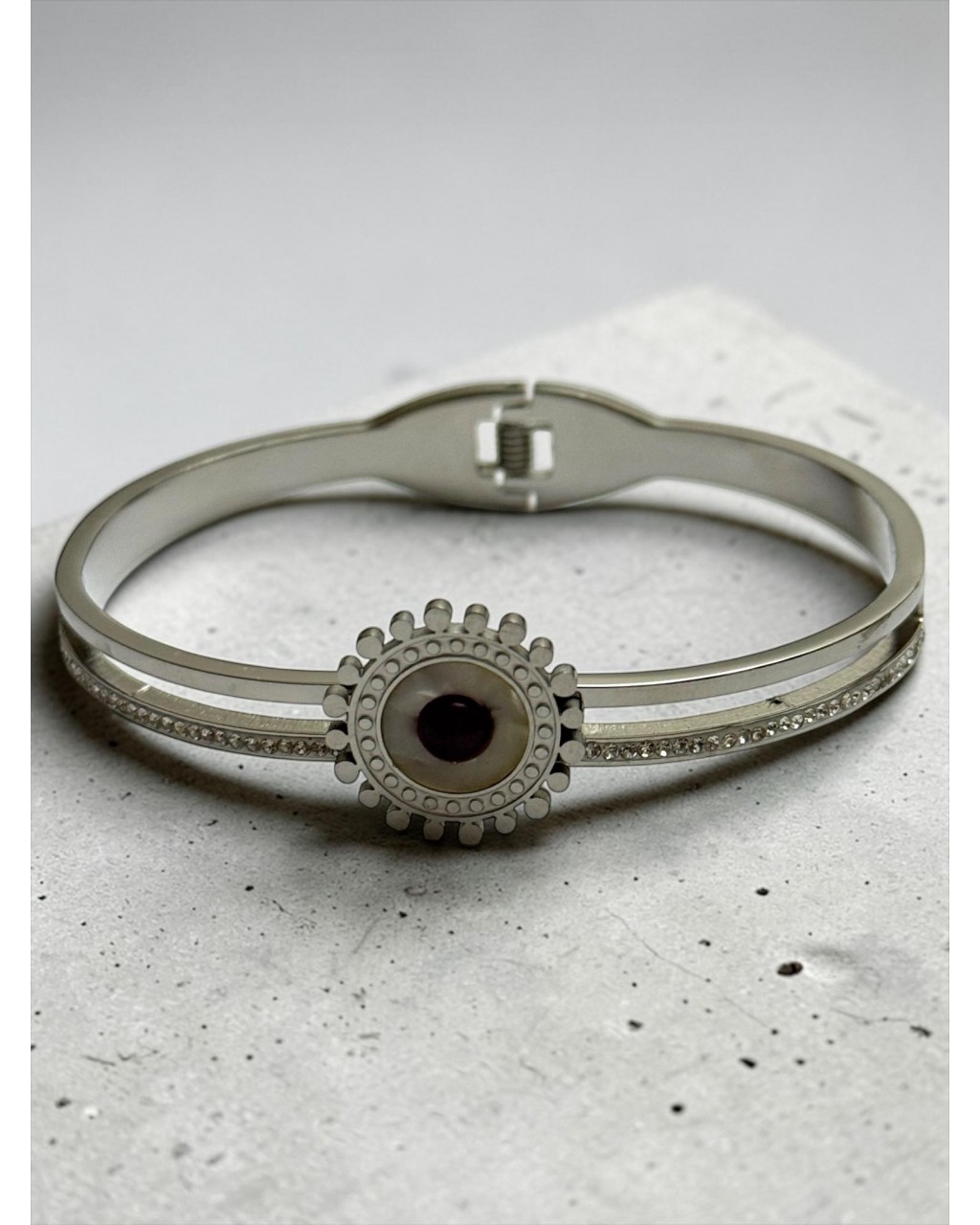 SİLVER RENK KENARI TIRTIKLI YUVARLAK MODEL ÇELİK KELEPÇE BİLEKLİK