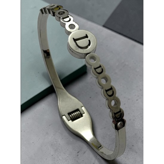 SİLVER RENK D HARF ÇELİK KELEPÇE BİLEKLİK