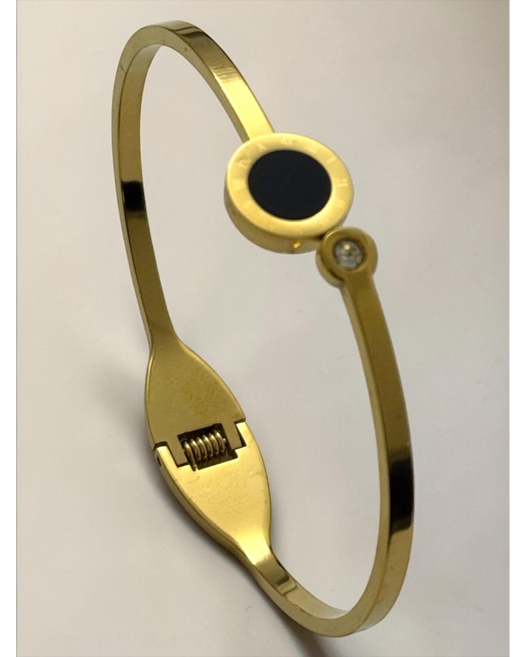 GOLD RENK YUVARLAK ROMA TASARIM ÇELİK KELEPÇE BİLEKLİK