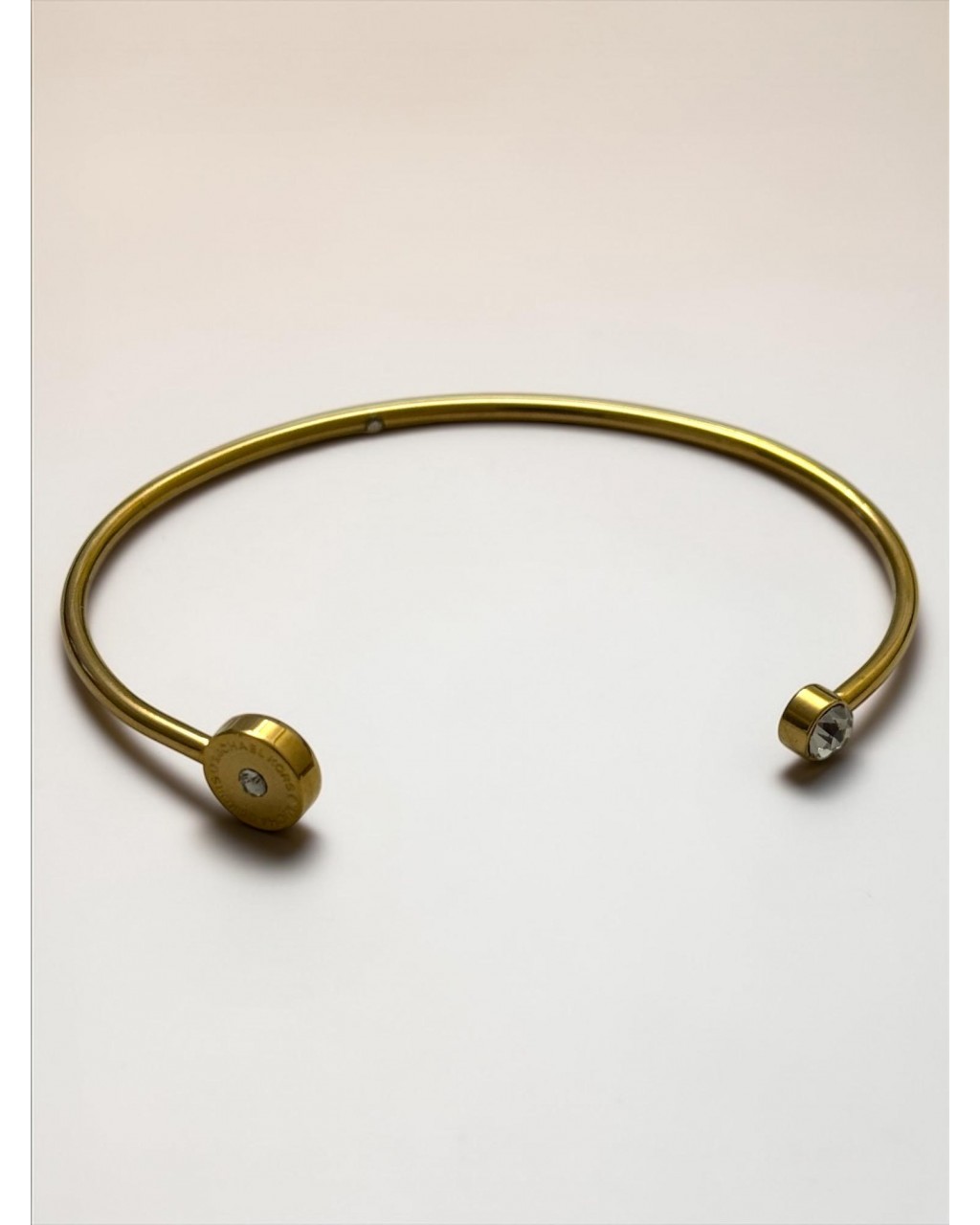 GOLD RENK TAŞLI GEÇMELİ MODEL ÇELİK KELEPÇE BİLEKLİK