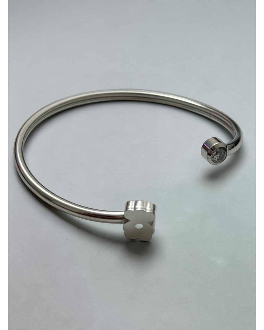 SİLVER RENK TAŞ VE MİNİ FİGÜR MODEL ÇELİK KELEPÇE BİLEKLİK