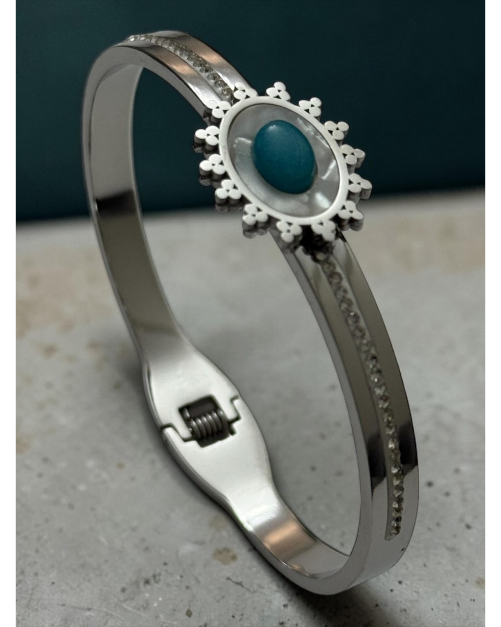 SİLVER RENK ZİRKON TAŞ VE ORTASI MODELLİ SEDEF TURKUAZ TAŞLI ÇELİK KELEPÇE BİLEKLİK