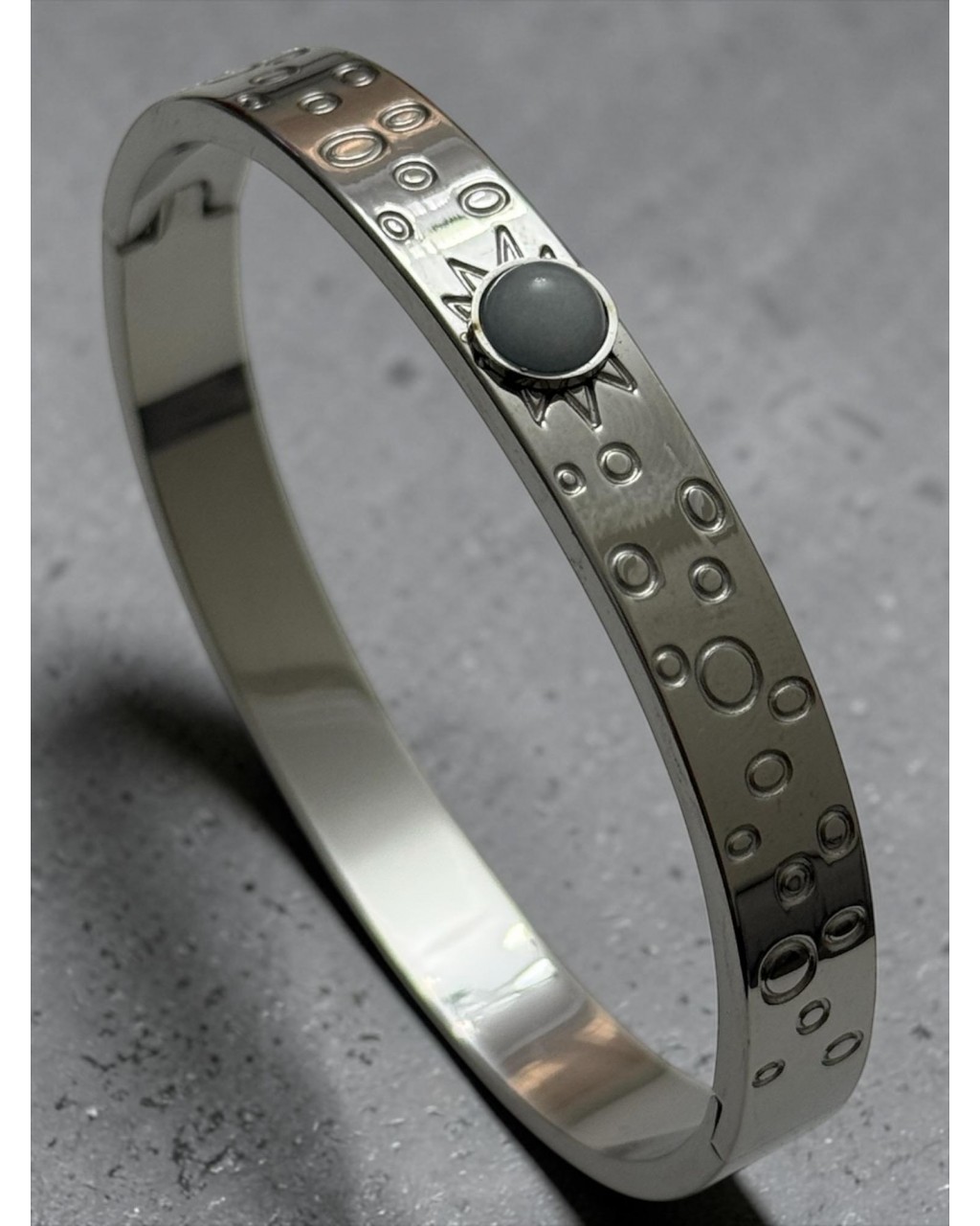 SİLVER RENK ORTASI LABRADORİT TAŞI MODELLİ ÇELİK KELEPÇE BİLEKLİK