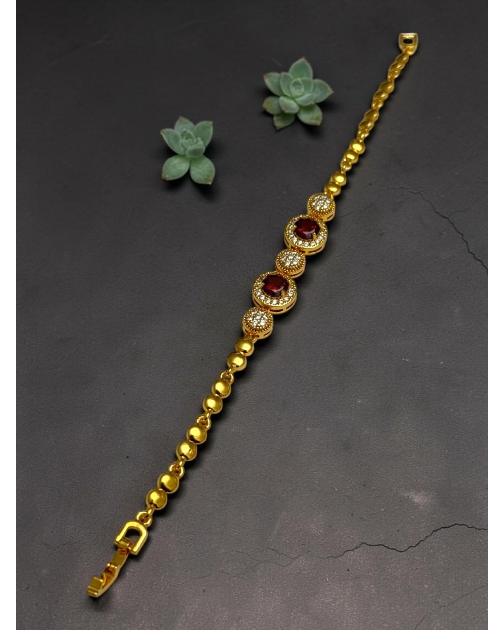GOLD RENK BONCUK ZİNCİR YUVARLAK MODEL KIRMIZI TAŞLI XUPING BİLEKLİK