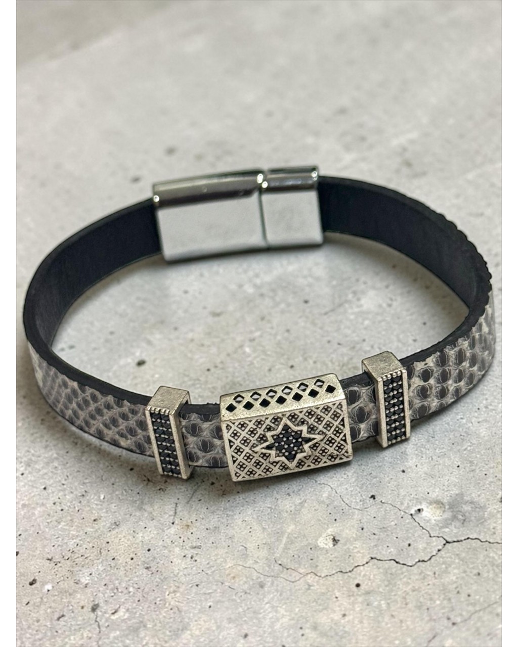 İGOANA DERİSİ ZİRKON TAŞLI ERKEK BİLEKLİK