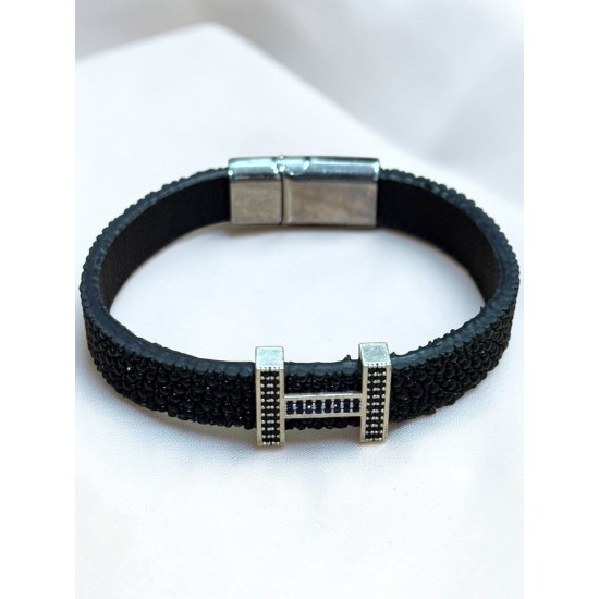 VATOS DERİSİ ZİRKON TAŞLI SİYAH BİLEKLİK