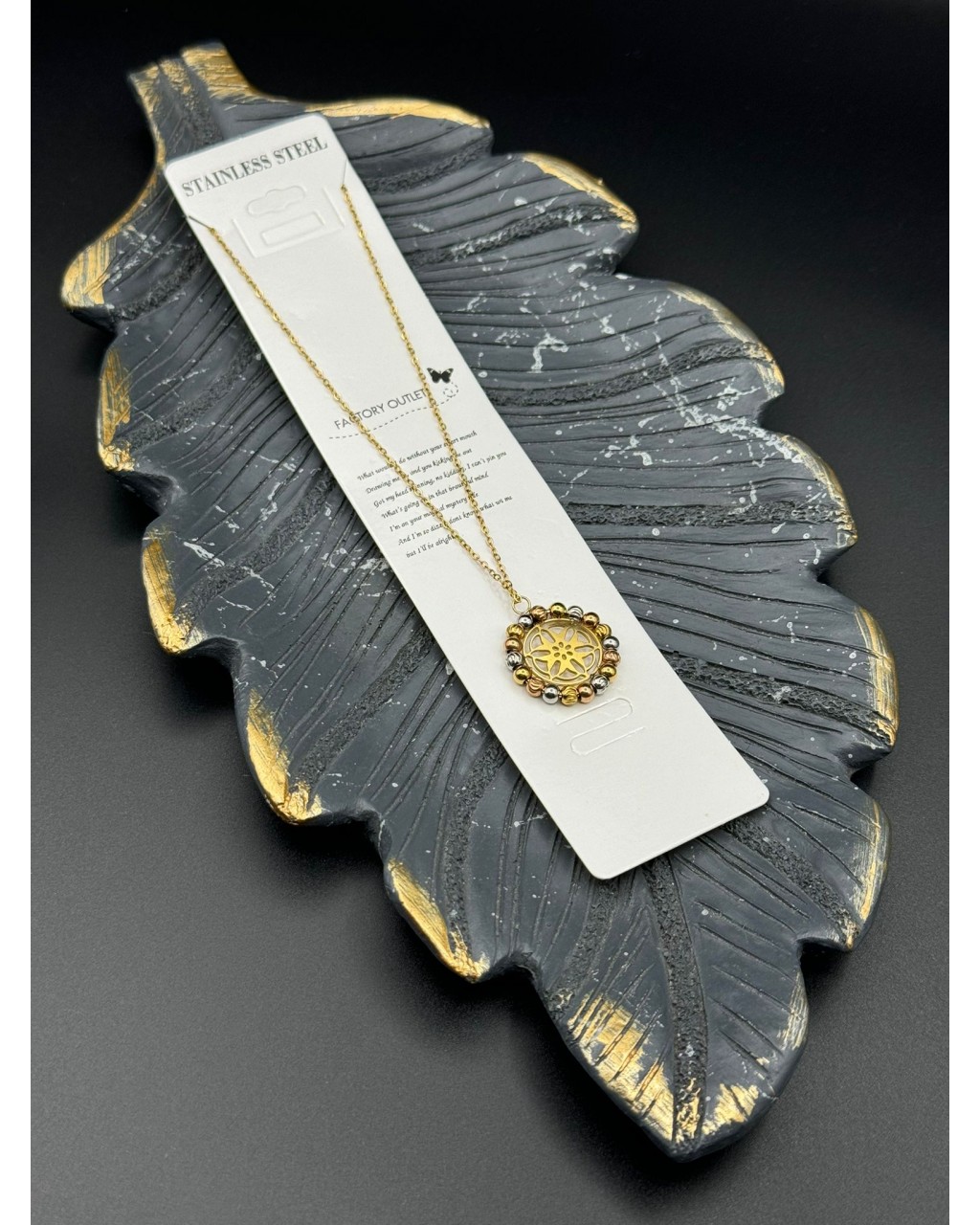 ÇİÇEK DETAYLI YUVARLAK DORİKA BONCUK MODEL GOLD RENK ÇELİK KOLYE