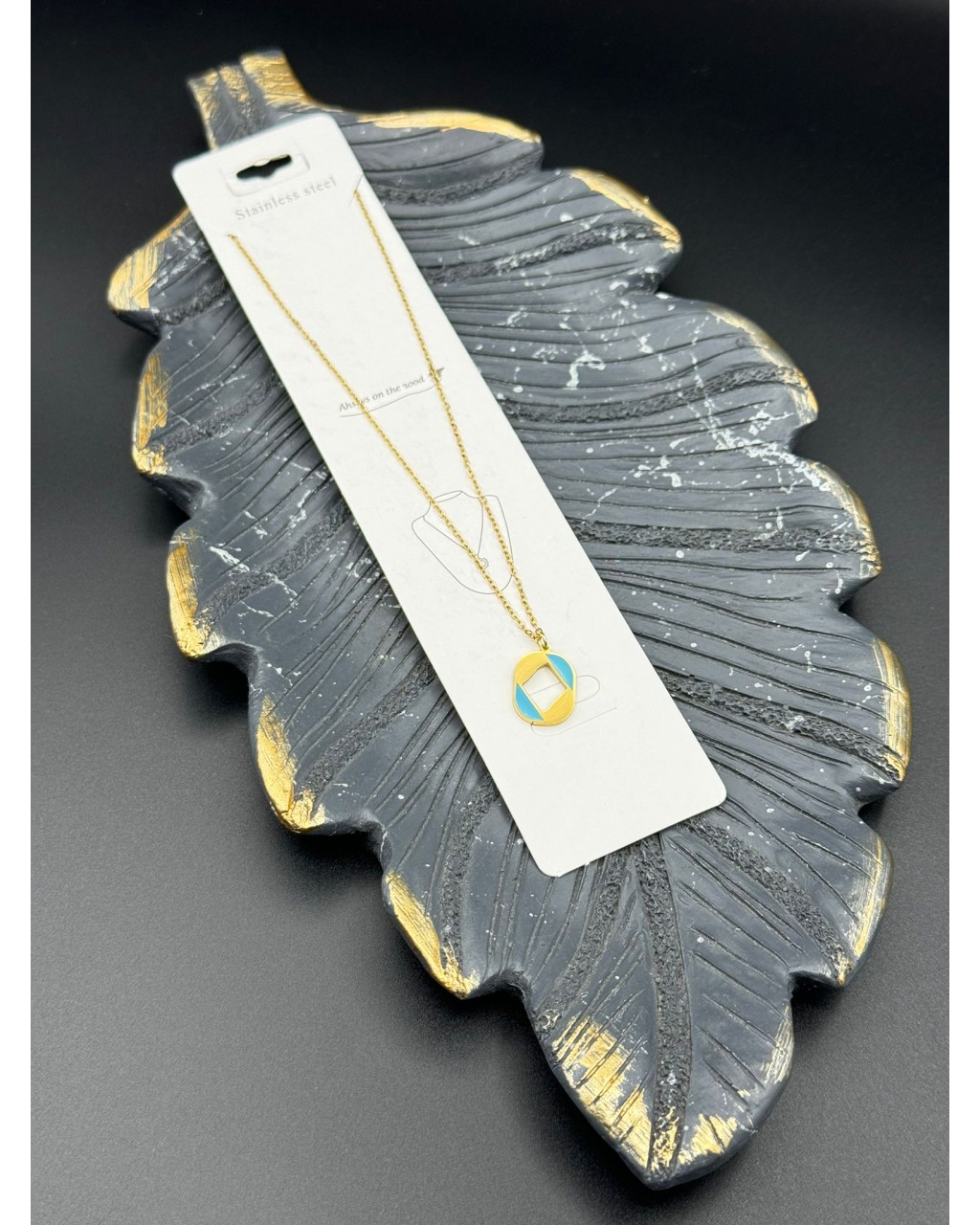 OVAL MODEL GOLD-MAVİ GOLD RENK ÇELİK KOLYE