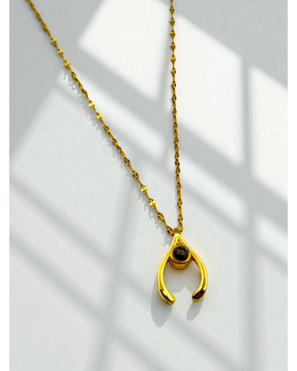 GOLD RENK 100 DİLDE SENİ SEVİYORUM BOYNUZ MODEL ÇELİK KOLYE