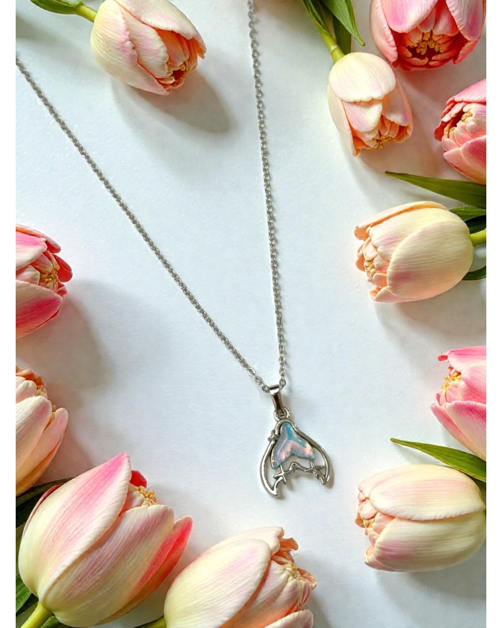 SİLVER RENK BALİNA KUYRUĞU MODEL KOLYE