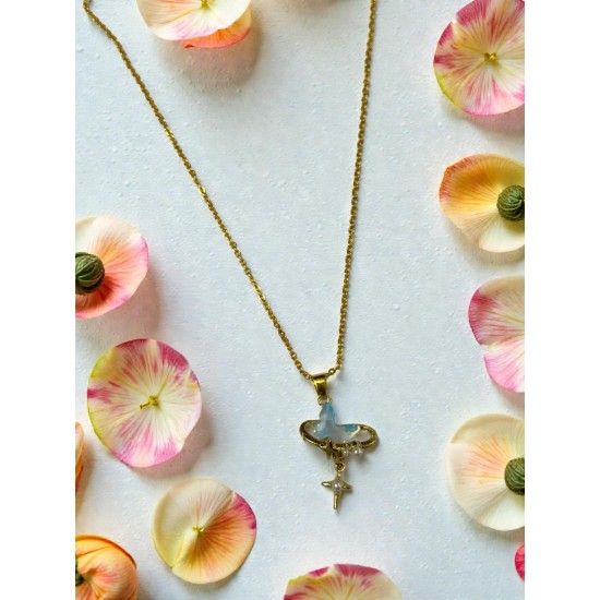 GOLD RENK IŞILTILI SALLANTILI KELEBEK MODEL KOLYE