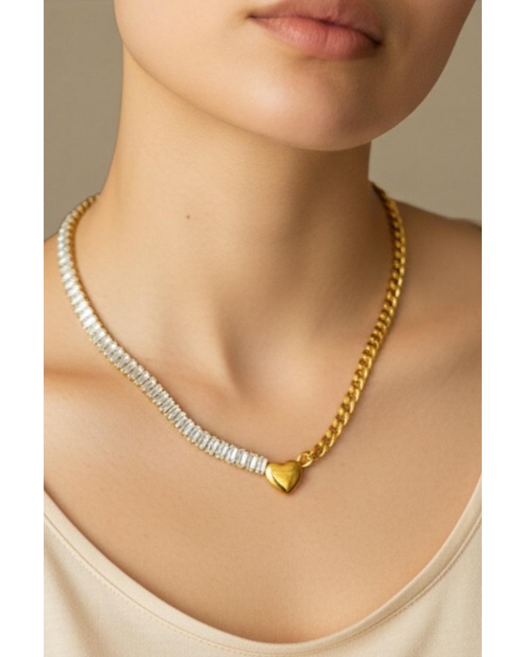 GOLD RENK SU YOLU VE ZİNCİR MODEL KALPLİ ÇELİK KOLYE