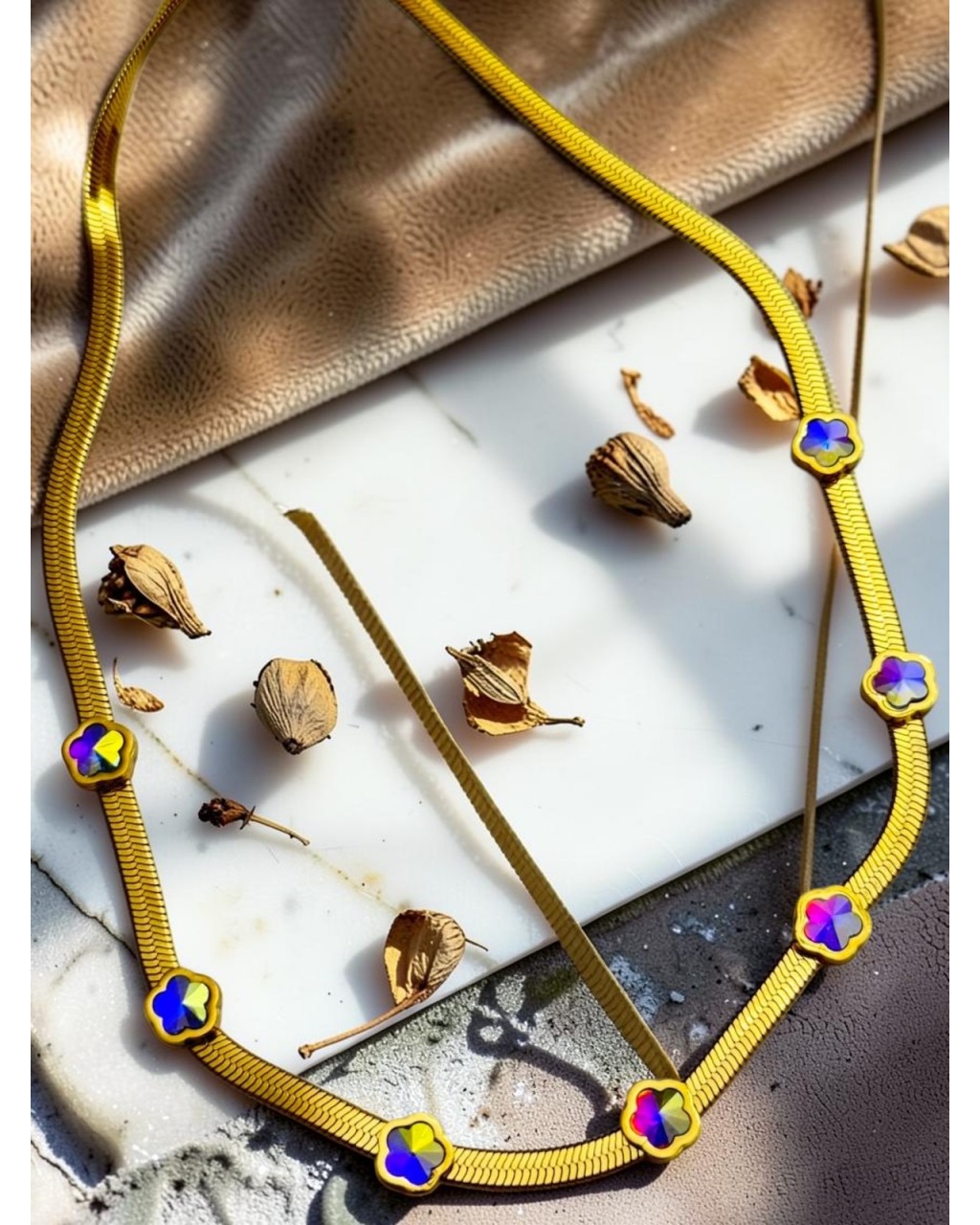 GOLD RENK GEÇİŞLİ MİNİ ÇİÇEKLİ MODEL İTALYAN ZİNCİR KOLYE