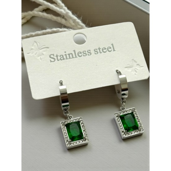 BAGET MODEL YEŞİL TAŞLI ÇELİK KÜPE