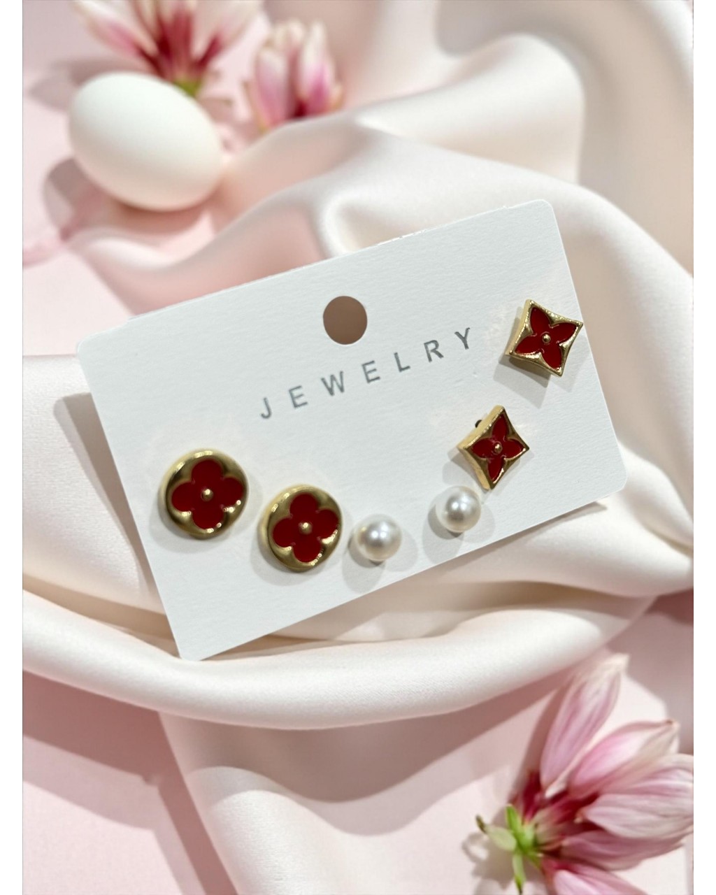 KIRMIZI YONCA VE İNCİLİ MODEL 3LÜ KÜPE