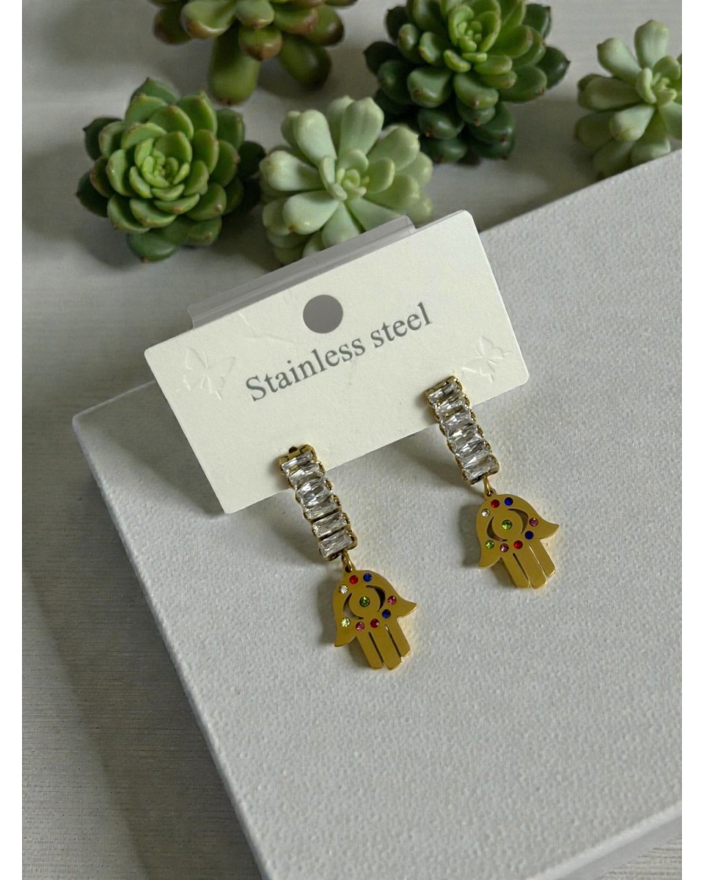 GOLD RENK SALLANTILI TAŞLI FATMA ANA ELİ ÇELİK KÜPE