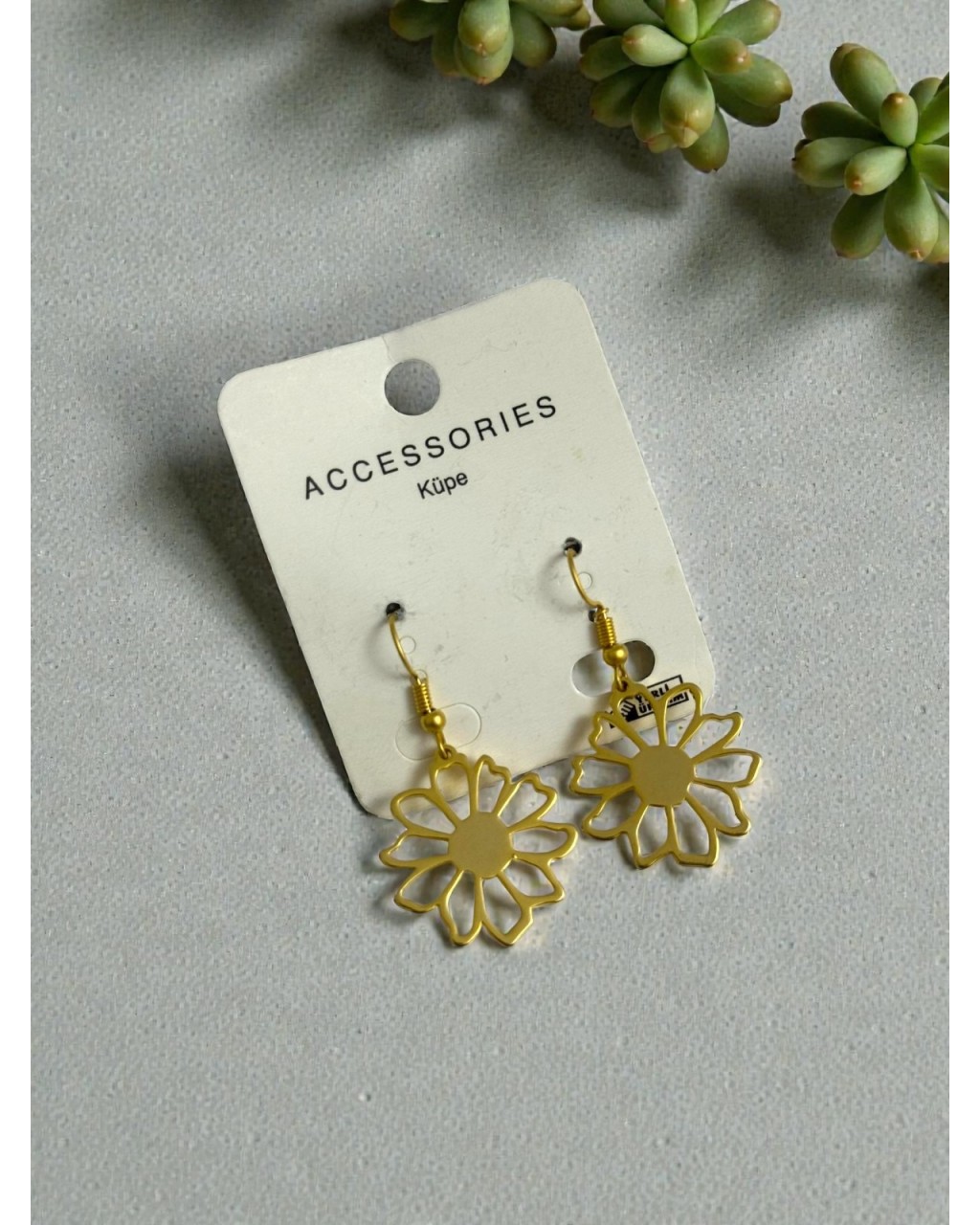 GOLD RENK SALLANTILI ÇİÇEK MODEL KÜPE