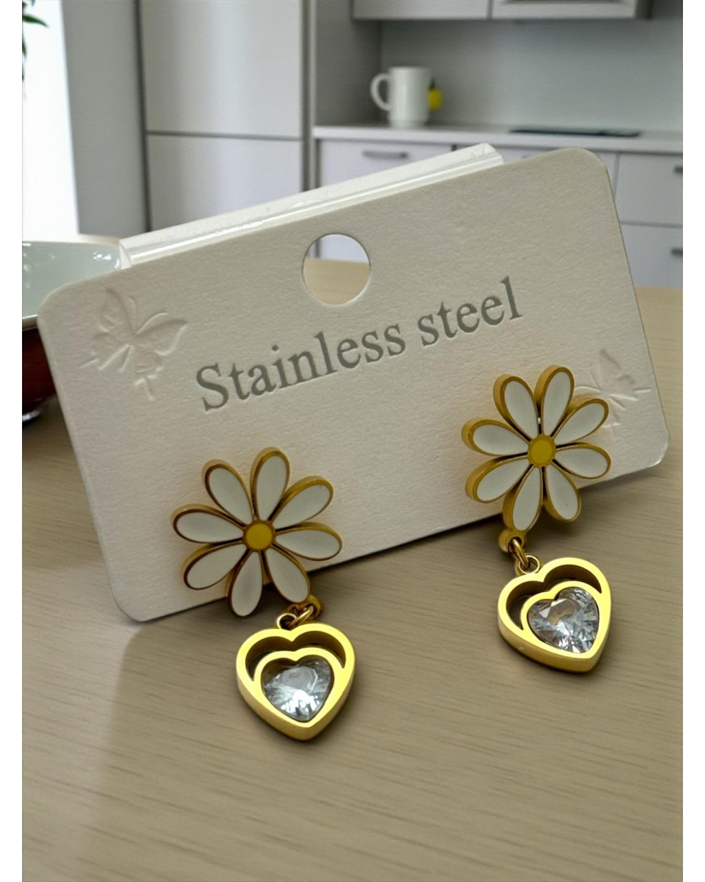 GOLD RENK PAPATYALI SALLANTILI KALP MODEL ÇELİK KÜPE