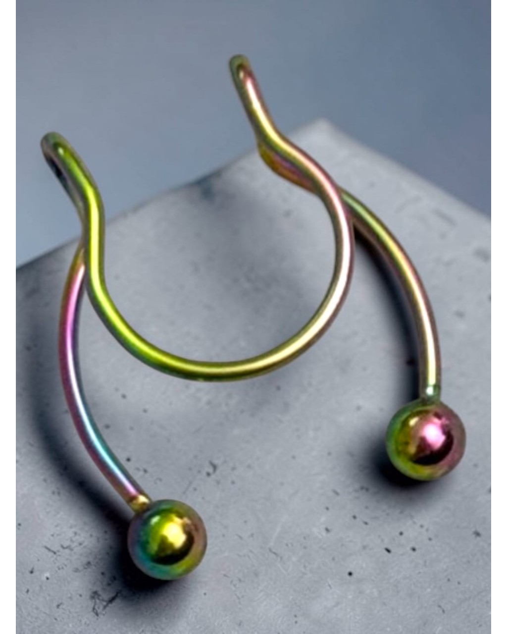 SEPTUM RENKLİ GEÇİŞLİ DELİKSİZ BURUN PİERCİNG