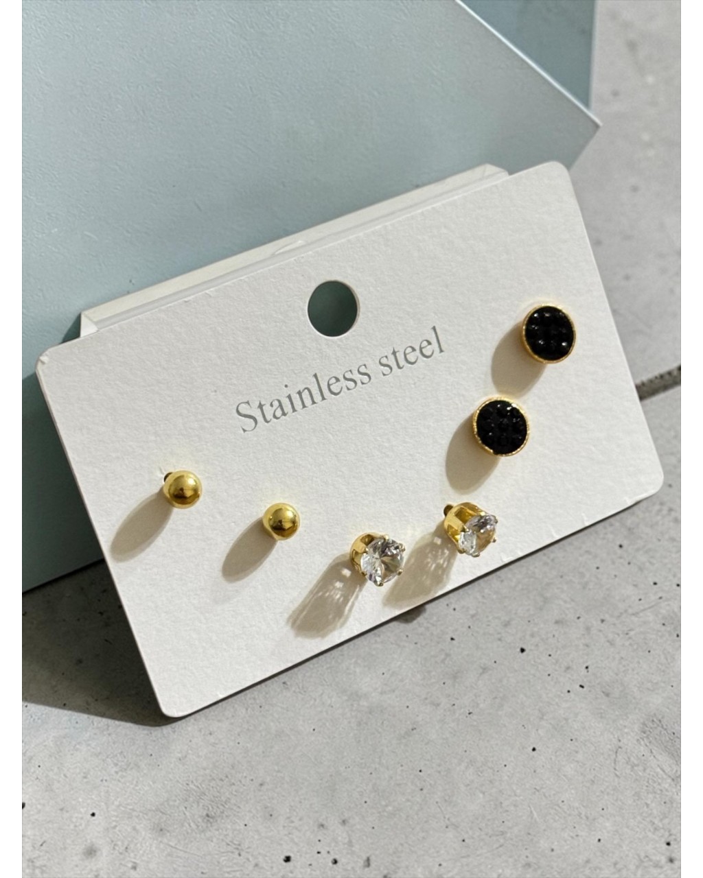 GOLD RENK SİYAH YUVARLAK DETAYLI ÇOKLU KÜPE