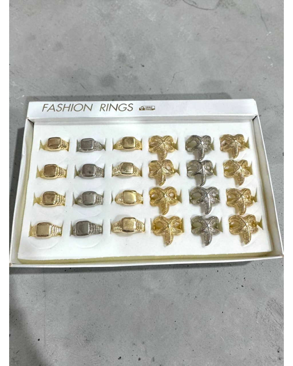 24 ADET İNDİRİMLİ YÜZÜK KARIŞIK MODEL